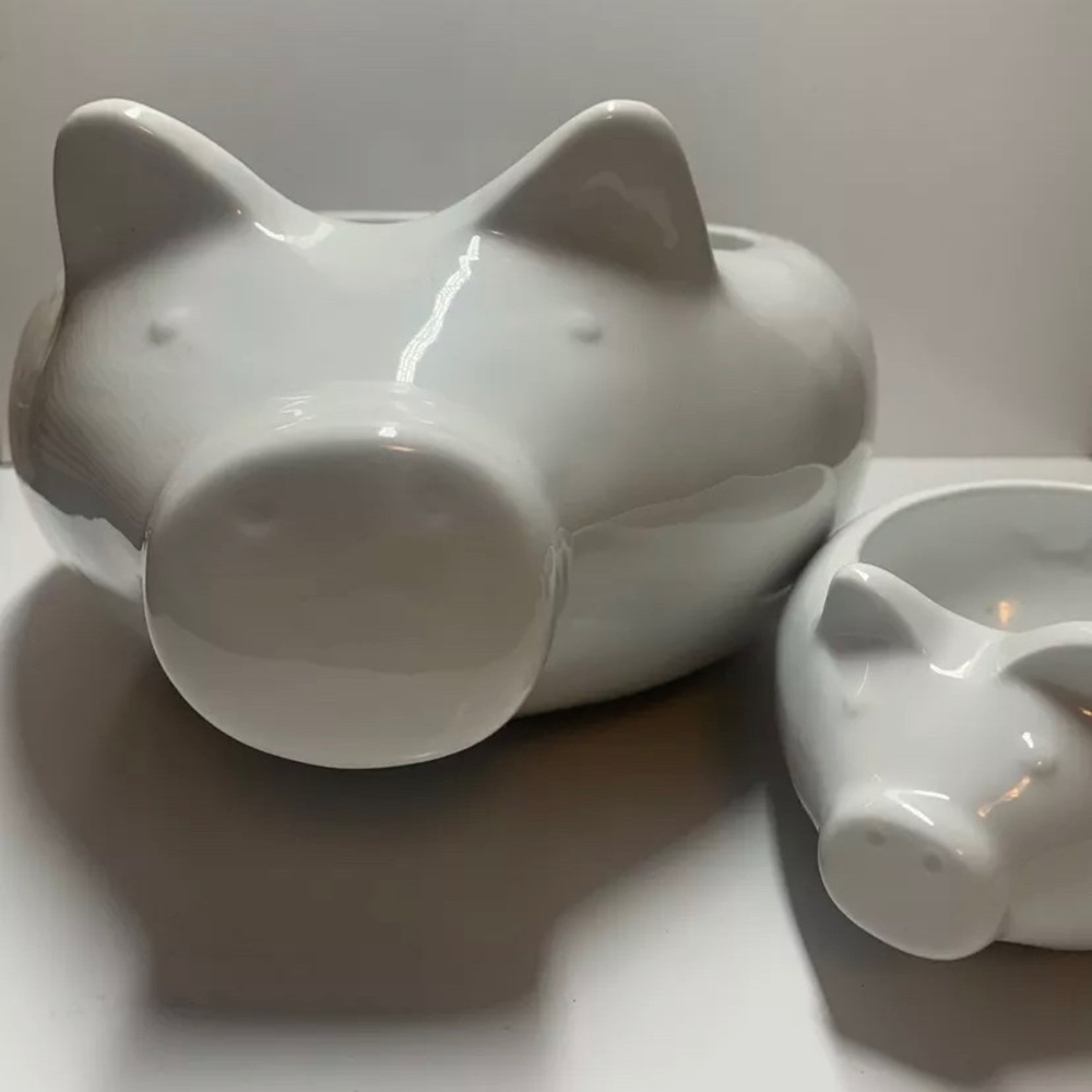 White Cordon Bleu Pig Bowls ~ Large 4.5 qt. + Small Dipping Bowl.